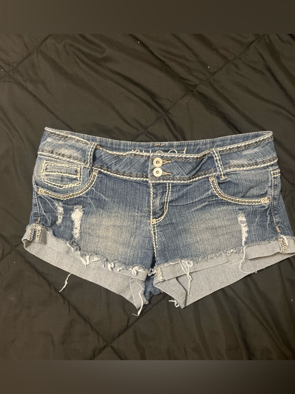 Rue21 Women's Frayed Light Blue Denim Short Shorts